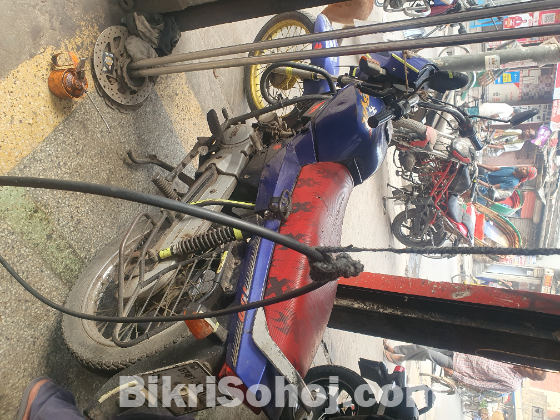 Bajaj Byk (2014)